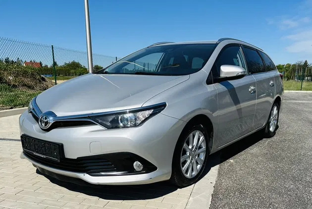 toyota auris dolnośląskie Toyota Auris cena 36999 przebieg: 237600, rok produkcji 2017 z Legnica